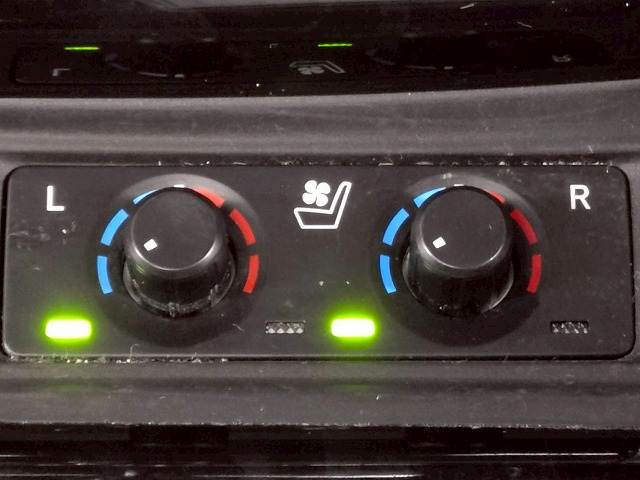 トヨタ アルファードの画像8