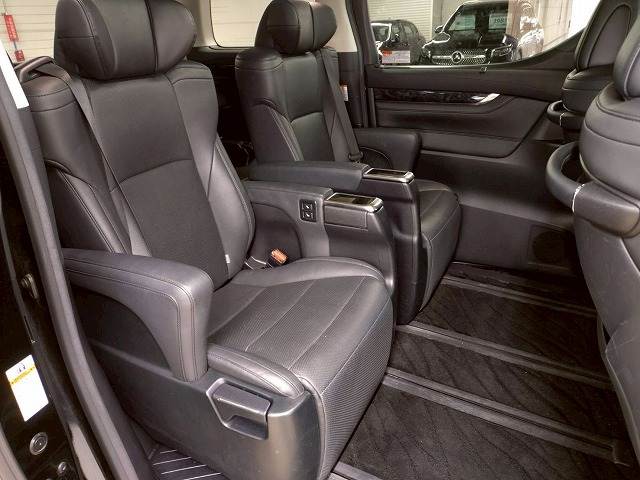 トヨタ アルファードの画像11