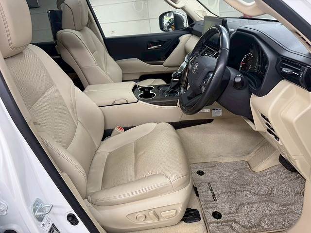 トヨタ ランドクルーザー300系の画像11