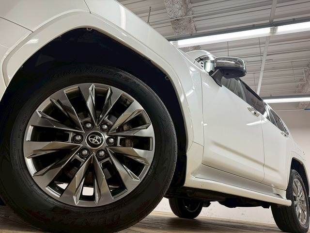 トヨタ ランドクルーザー300系の画像13