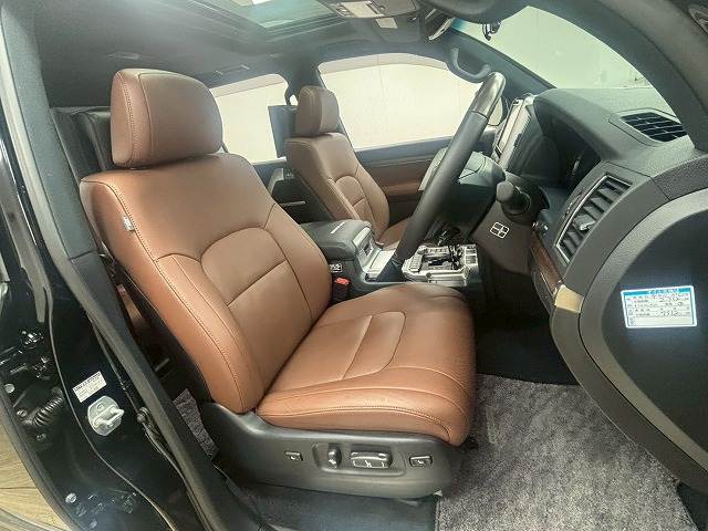 トヨタ ランドクルーザー200系の画像5