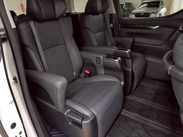 トヨタ&nbsp;アルファードの画像9