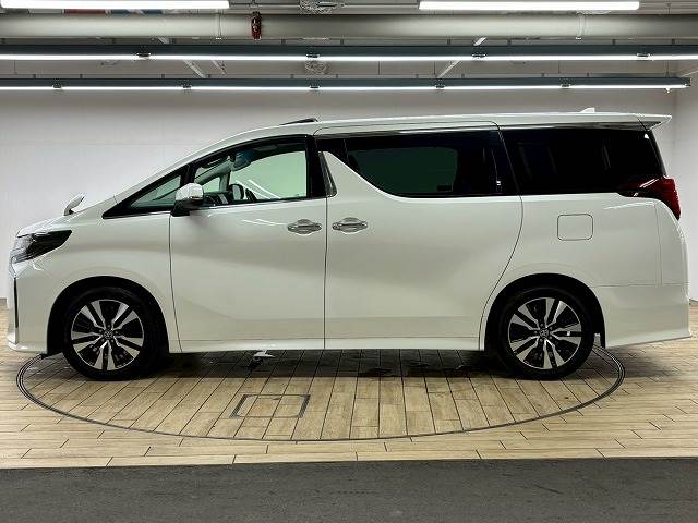 トヨタ アルファードの画像18