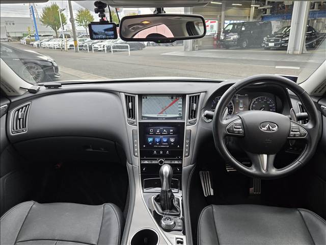 日産 スカイラインハイブリッドの画像2