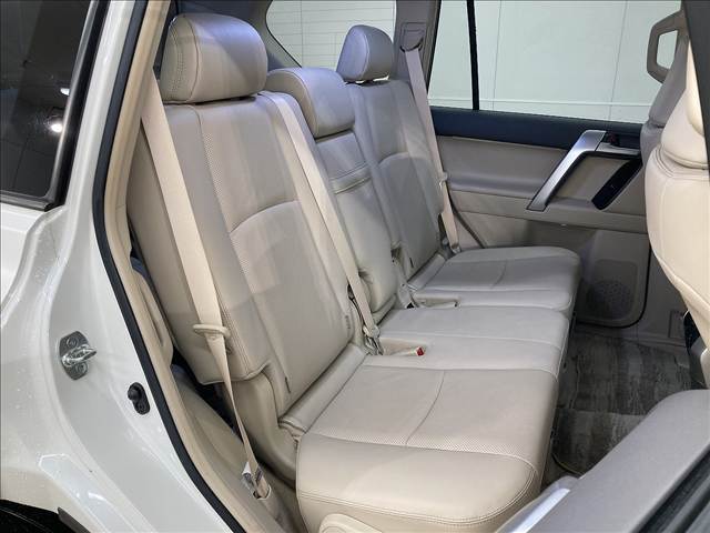 ランドクルーザープラドTX“Lパッケージ・Matt Black Edition” 内装他