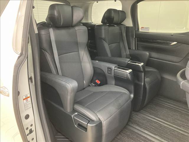 トヨタ ヴェルファイアの画像12