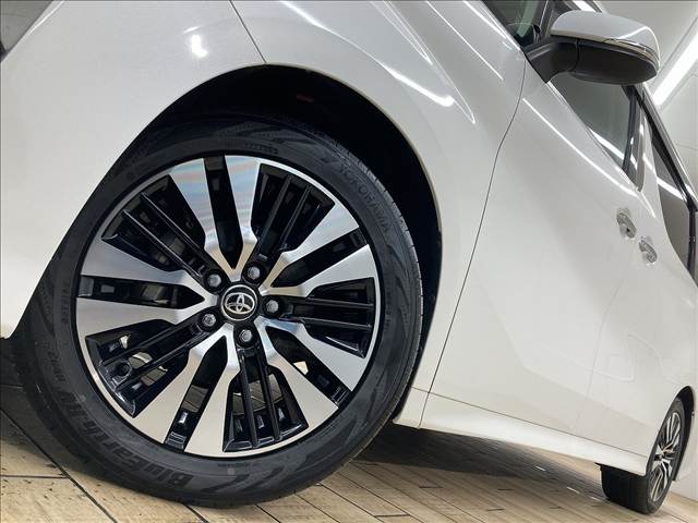 トヨタ ヴェルファイアの画像19