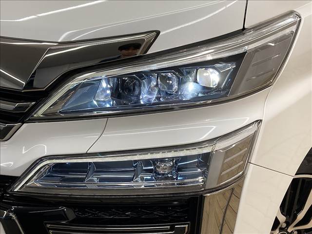 トヨタ ヴェルファイアの画像20