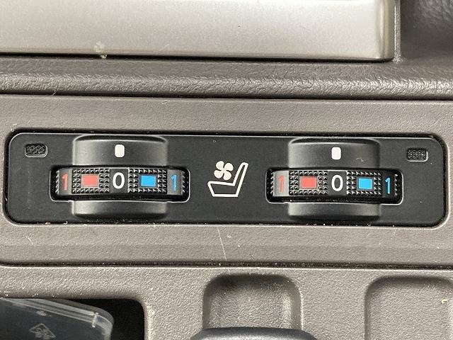 トヨタ ランドクルーザープラドの画像8