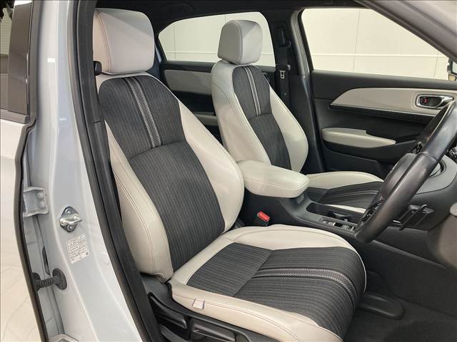 ヴェゼルハイブリッドe:HEV PLaY 内装他