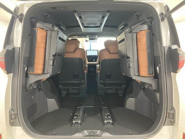 トヨタ ヴェルファイアハイブリッドの画像14