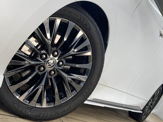 トヨタ ヴェルファイアハイブリッドの画像19