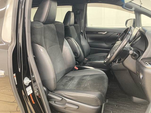 ヴェルファイアZ“GOLDEN EYES” 内装他