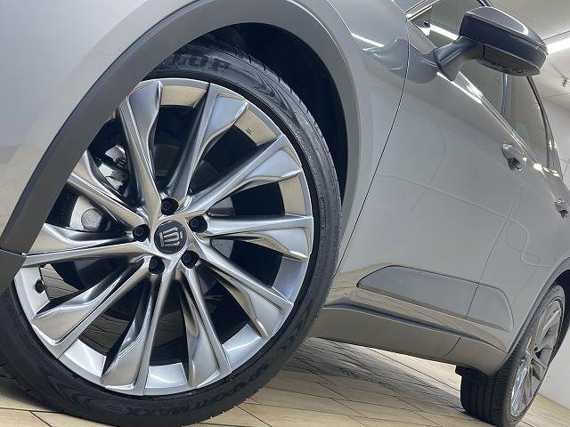 トヨタ クラウンクロスオーバーの画像19