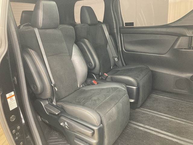 トヨタ ヴェルファイアハイブリッドの画像12