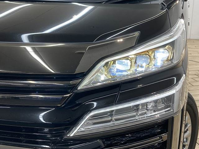 トヨタ ヴェルファイアハイブリッドの画像20