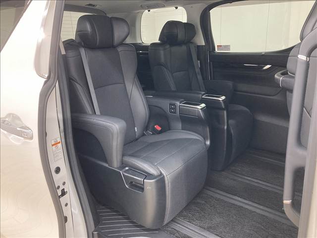 トヨタ アルファードの画像12