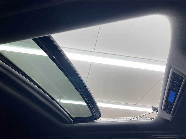 トヨタ アルファードの画像8