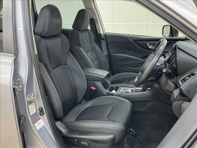 スバル フォレスターの画像12