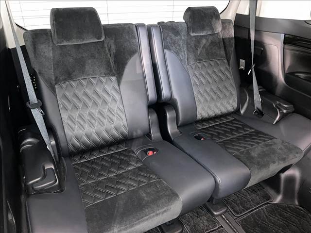 トヨタ ヴェルファイアの画像13