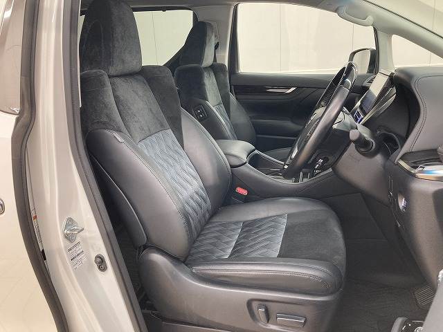 ヴェルファイアZ“G エディション” 内装他