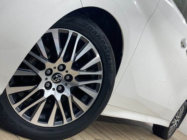 トヨタ ヴェルファイアの画像19