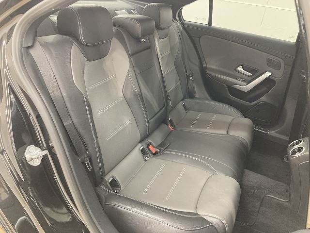 A-CLASS SedanA250 4MATIC セダン AMGライン 内装他