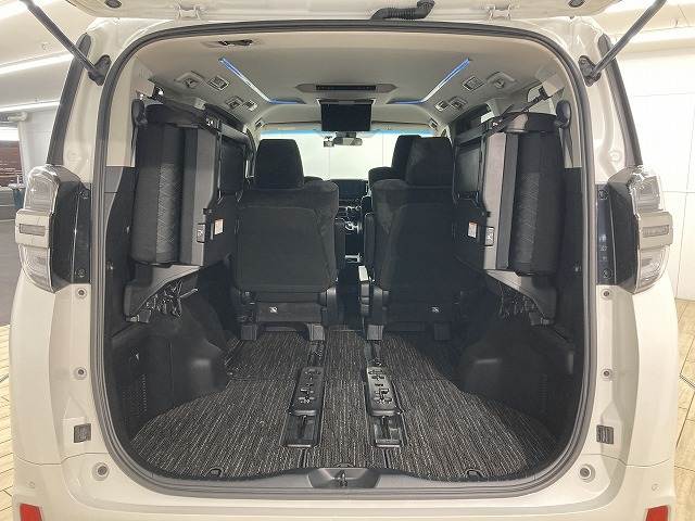 トヨタ ヴェルファイアの画像14