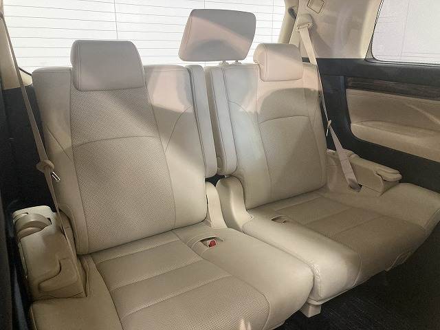 トヨタ アルファードハイブリッドの画像7