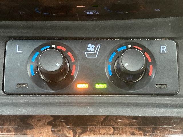 トヨタ アルファードハイブリッドの画像10