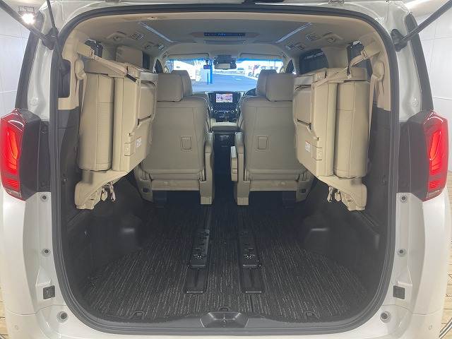 トヨタ アルファードハイブリッドの画像13