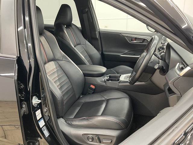 RAV4 PHVG “Z” 内装他