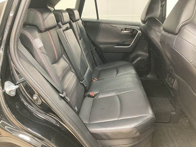 RAV4 PHVG “Z” 内装他