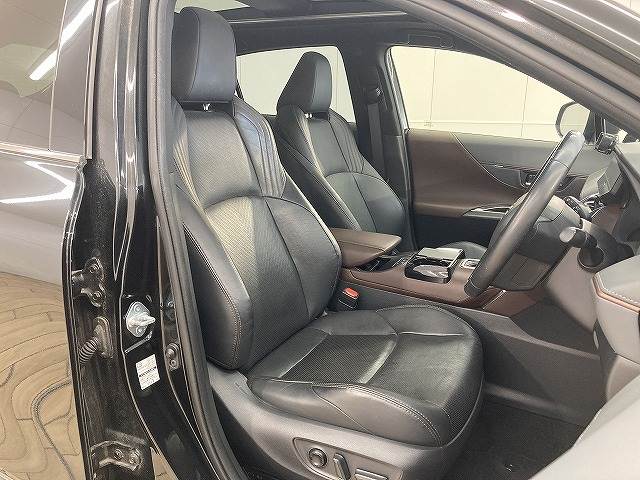 ハリアーZ “Leather Package” 内装他