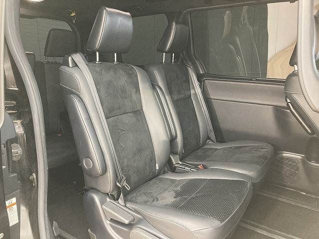 トヨタ&nbsp;ヴォクシーの画像6