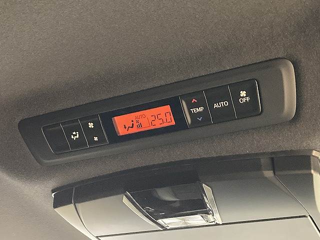 トヨタ&nbsp;ヴォクシーの画像10