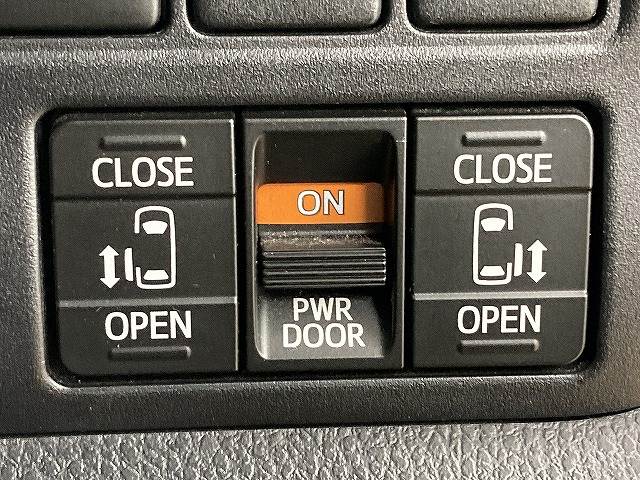 トヨタ&nbsp;ヴォクシーの画像12