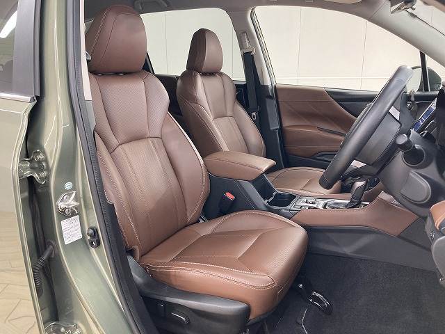 フォレスターハイブリッド Advance 内装他