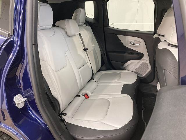 JEEP RenegadeLimited 内装他