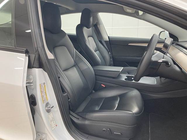 Model 3スタンダードレンジプラス 内装他