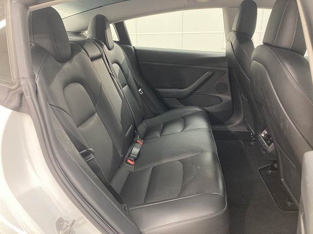 Model 3スタンダードレンジプラス 内装他