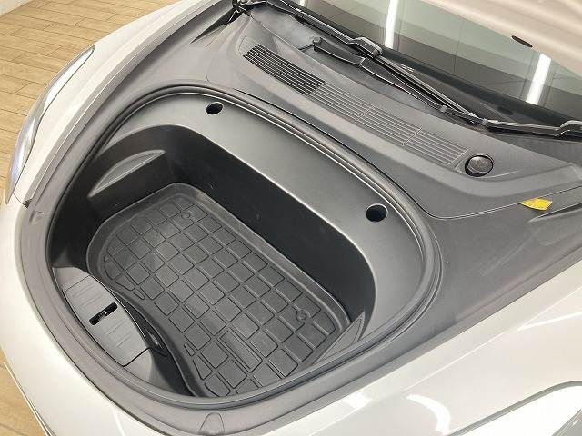 テスラ Model 3の画像18