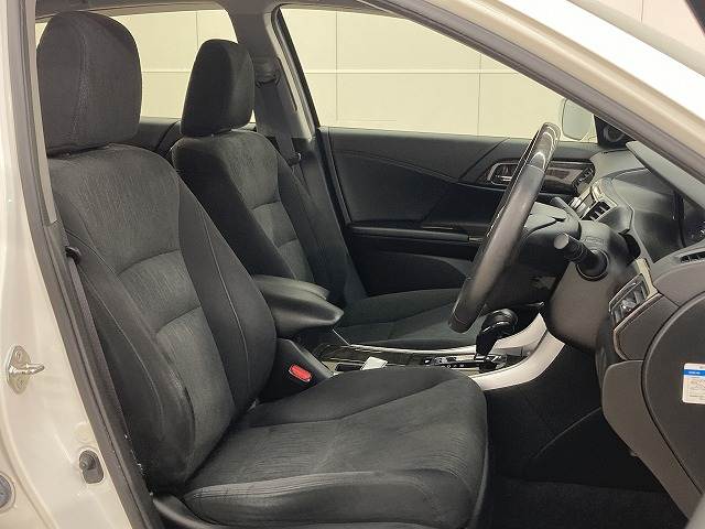 アコードハイブリッドEX 内装他