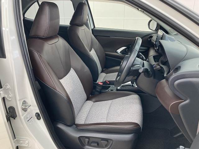 ヤリスクロスHYBRID Z 内装他