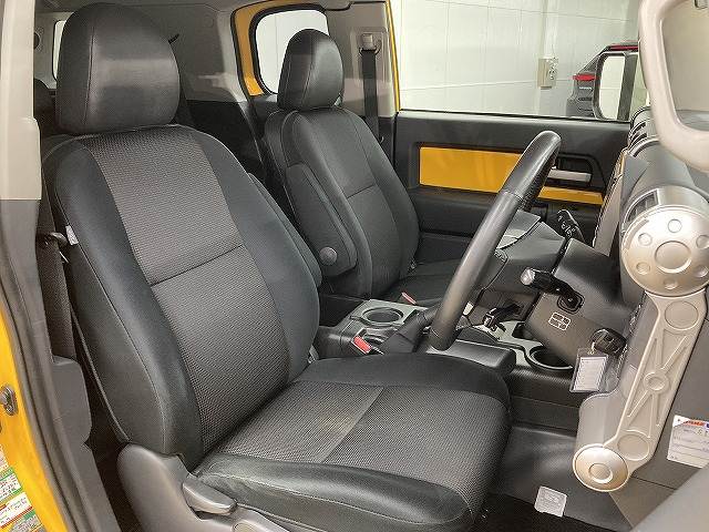 FJクルーザーカラ-パッケージ 内装他