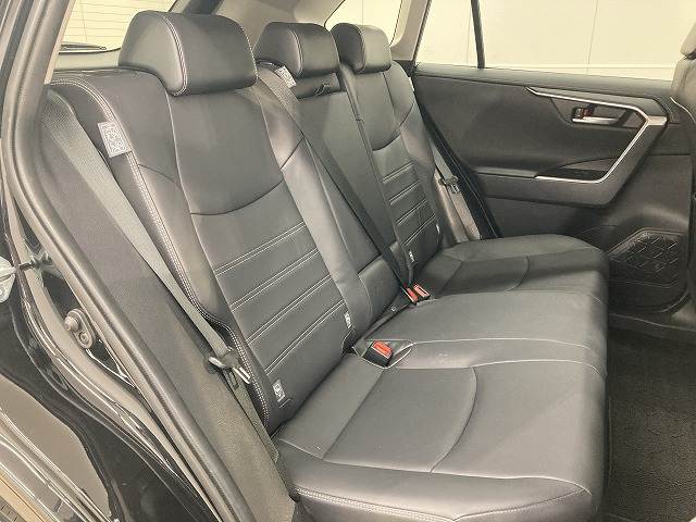 RAV4HYBRID G 内装他