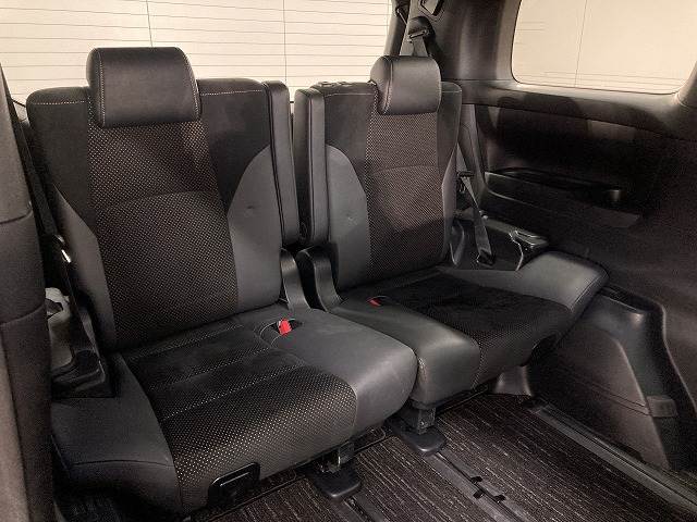 トヨタ アルファードの画像7