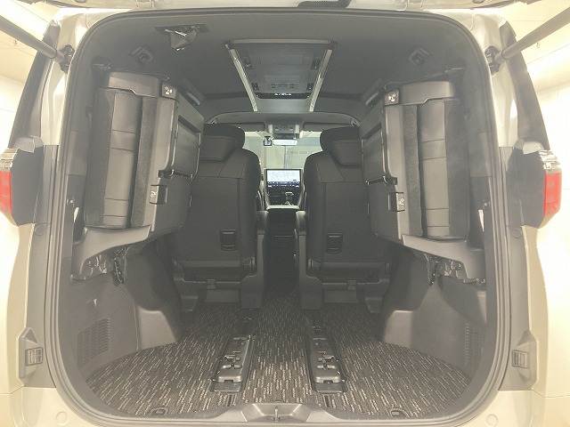 トヨタ アルファードハイブリッドの画像14