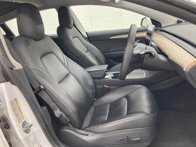 Model 3スタンダードレンジプラス 内装他