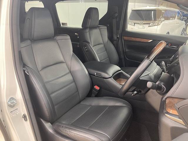 トヨタ&nbsp;ヴェルファイアの画像5